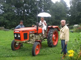 Die stolze Familie.jpg Die stolze Familie.jpg
