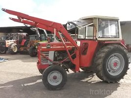 Frontlader-Massey-Ferguson-4697071.jpg