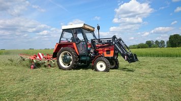 Zetor_5011-Fahr_KH_40-Heu2016_01.jpg