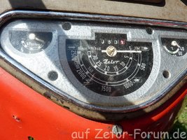 Zetor Instrument.jpg