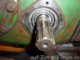 Flansch Getriebebremse abgebaut.jpg Flansch Getriebebremse abgebaut.jpg