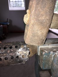 Auspuff Bruchstelle_richten.JPG