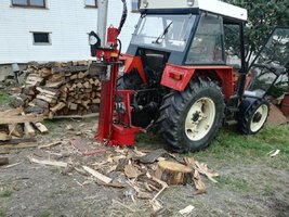 3340 mit Holzspalter.jpg