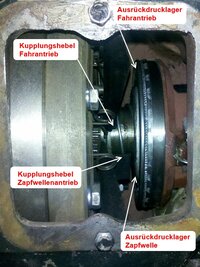 Zetor_5011_Kupplung_blick_durch_Serviceloch.jpg