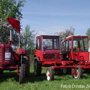 Belarus MTS 5 zusammen mit einem der seltenen T16M und einem T25A