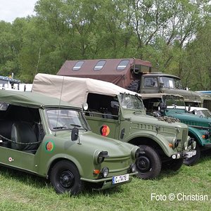 Trabant 601 A neben GAZ 69 und Lada 2106