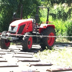 Zetor Traktor auf dem Testparkur