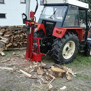 3340 mit Holzspalter.jpg