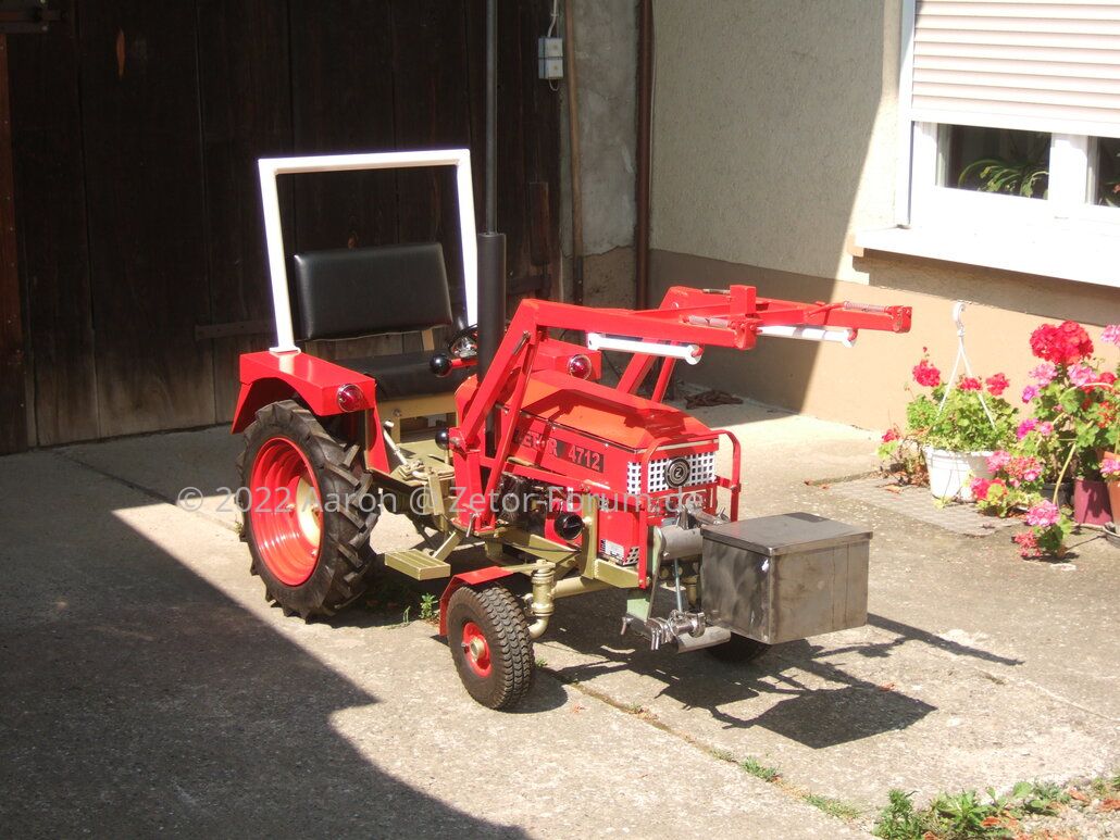 Zetor 4712 Mini.jpg